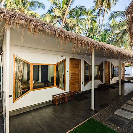 Aqua Beach Stays Ashwem Мандрем Экстерьер фото