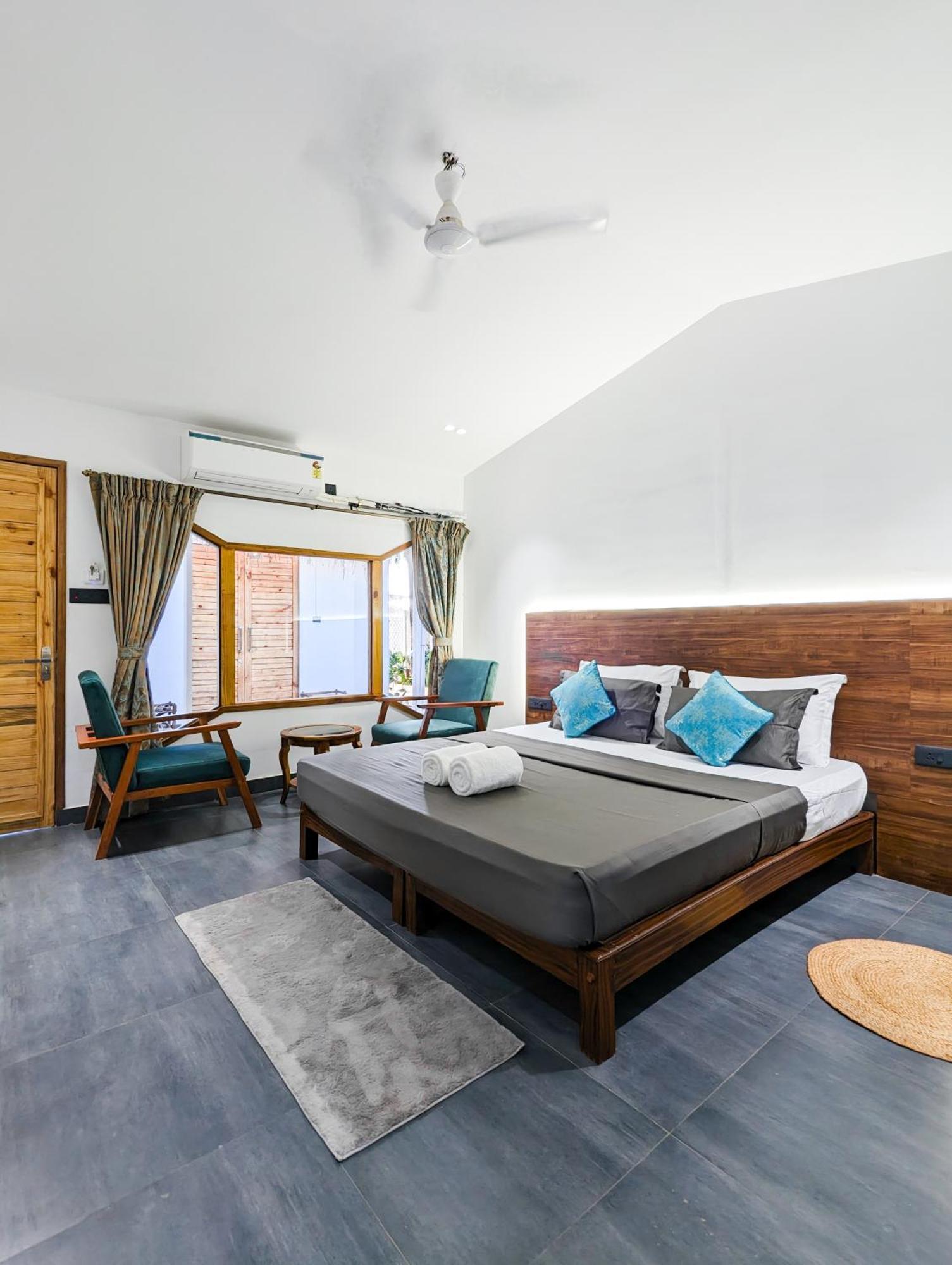 Aqua Beach Stays Ashwem Мандрем Экстерьер фото