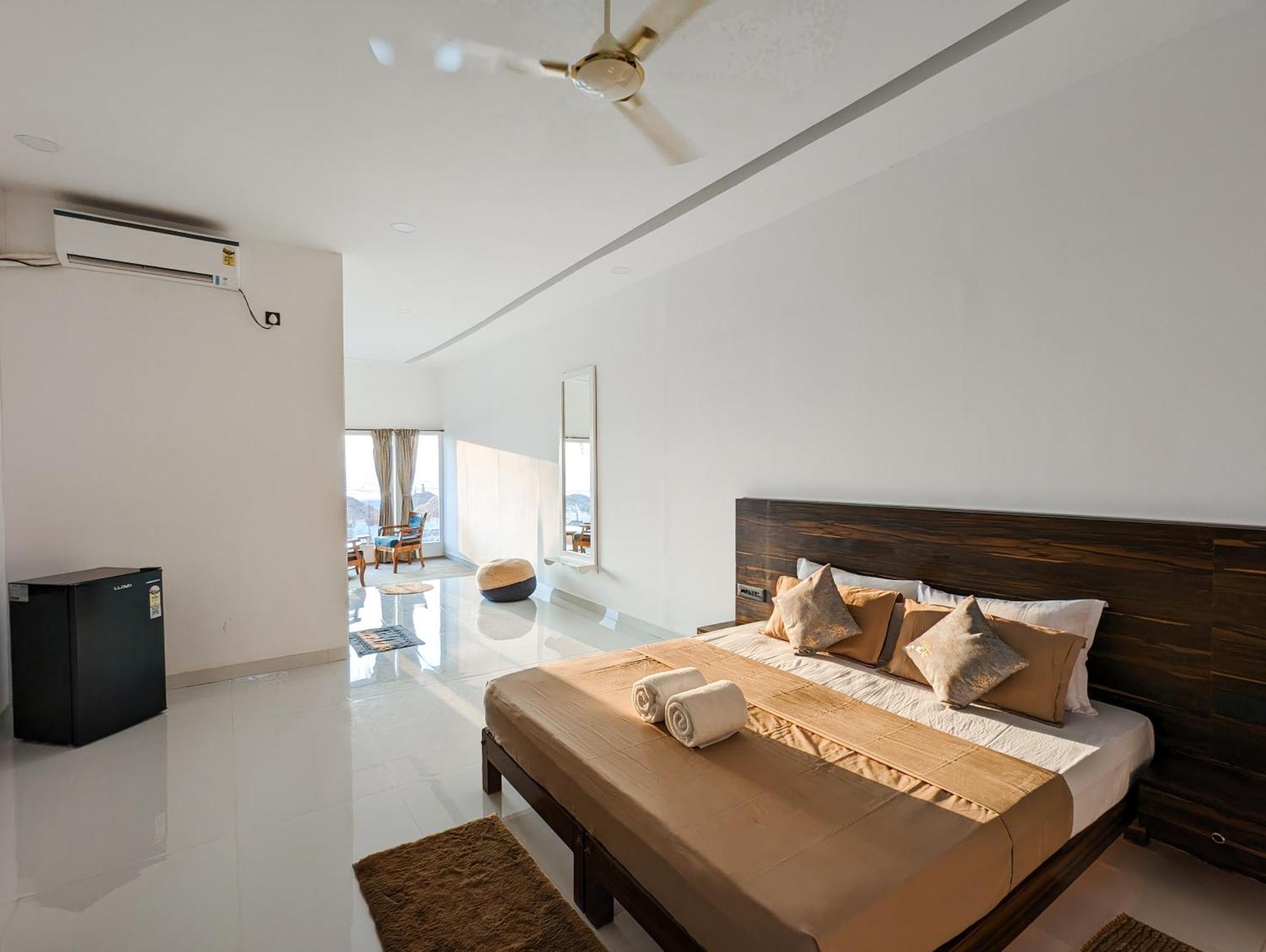 Aqua Beach Stays Ashwem Мандрем Экстерьер фото