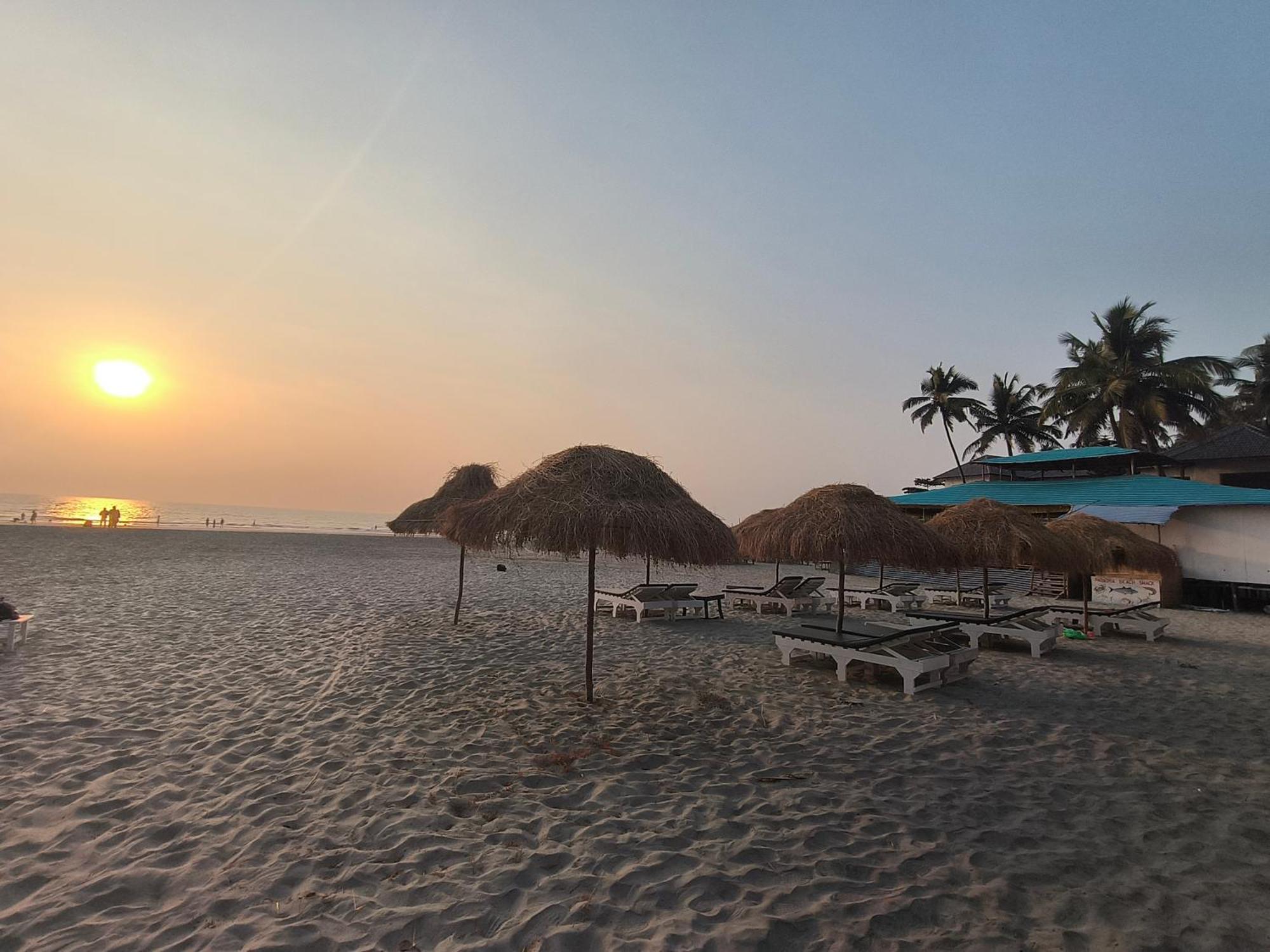 Aqua Beach Stays Ashwem Мандрем Экстерьер фото