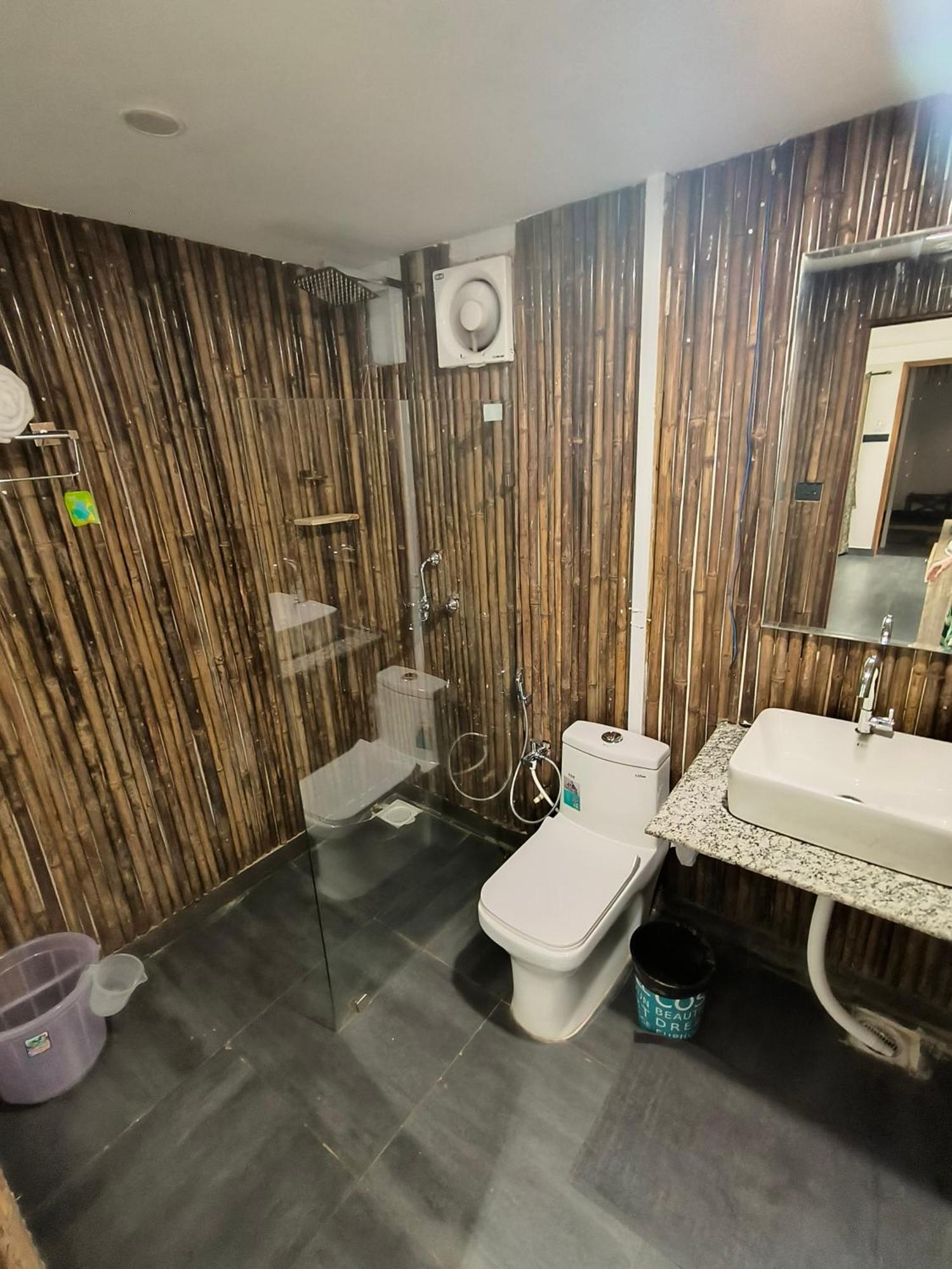 Aqua Beach Stays Ashwem Мандрем Экстерьер фото