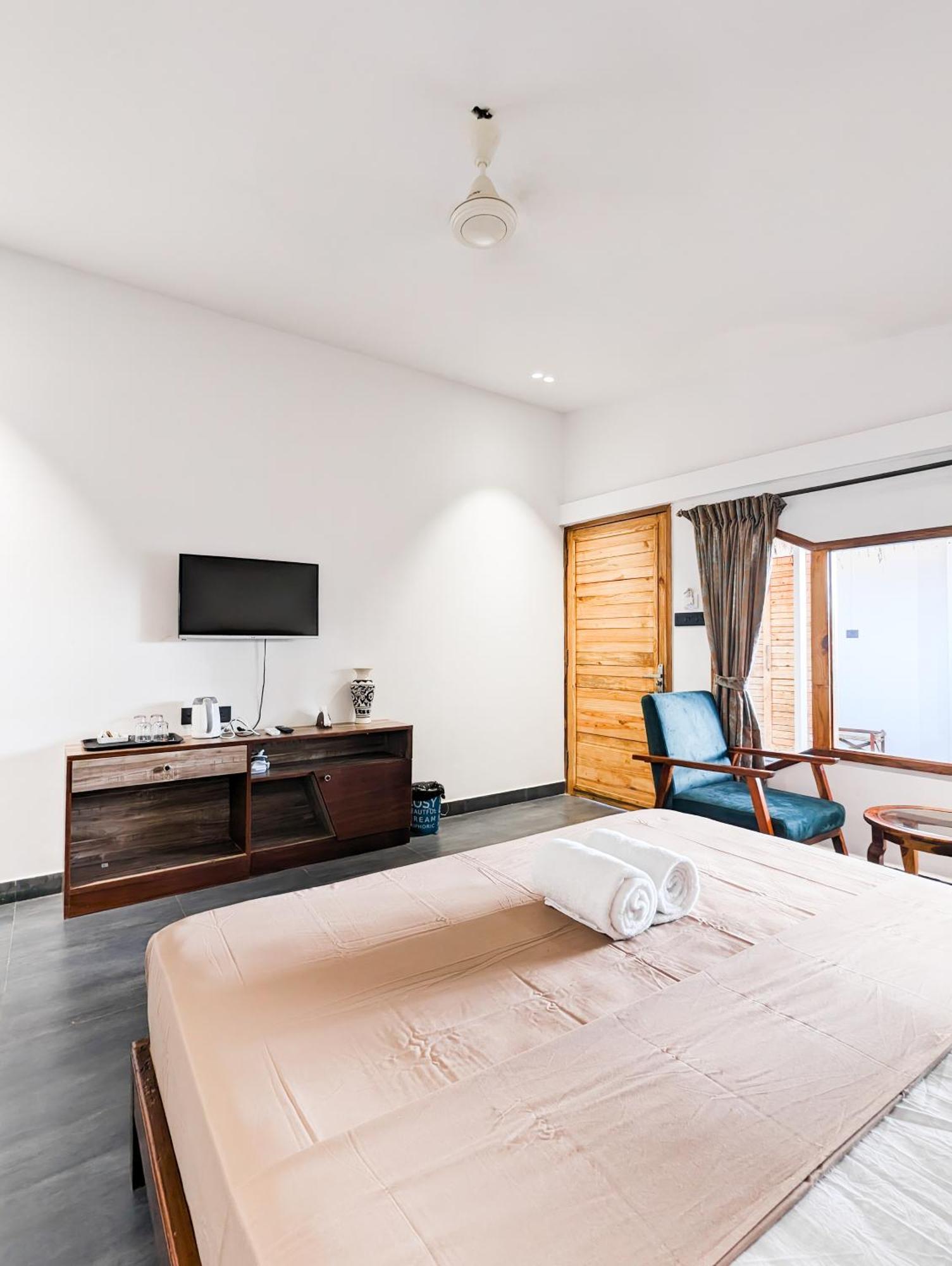 Aqua Beach Stays Ashwem Мандрем Номер фото