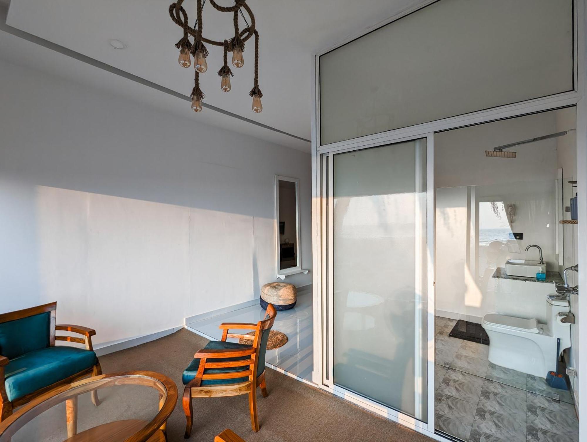 Aqua Beach Stays Ashwem Мандрем Номер фото