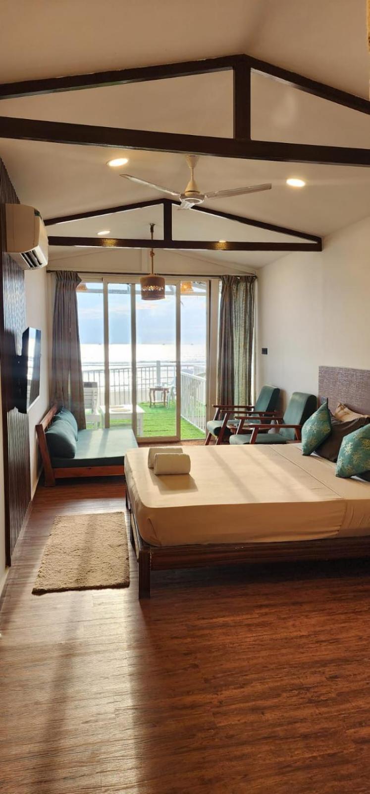 Aqua Beach Stays Ashwem Мандрем Экстерьер фото